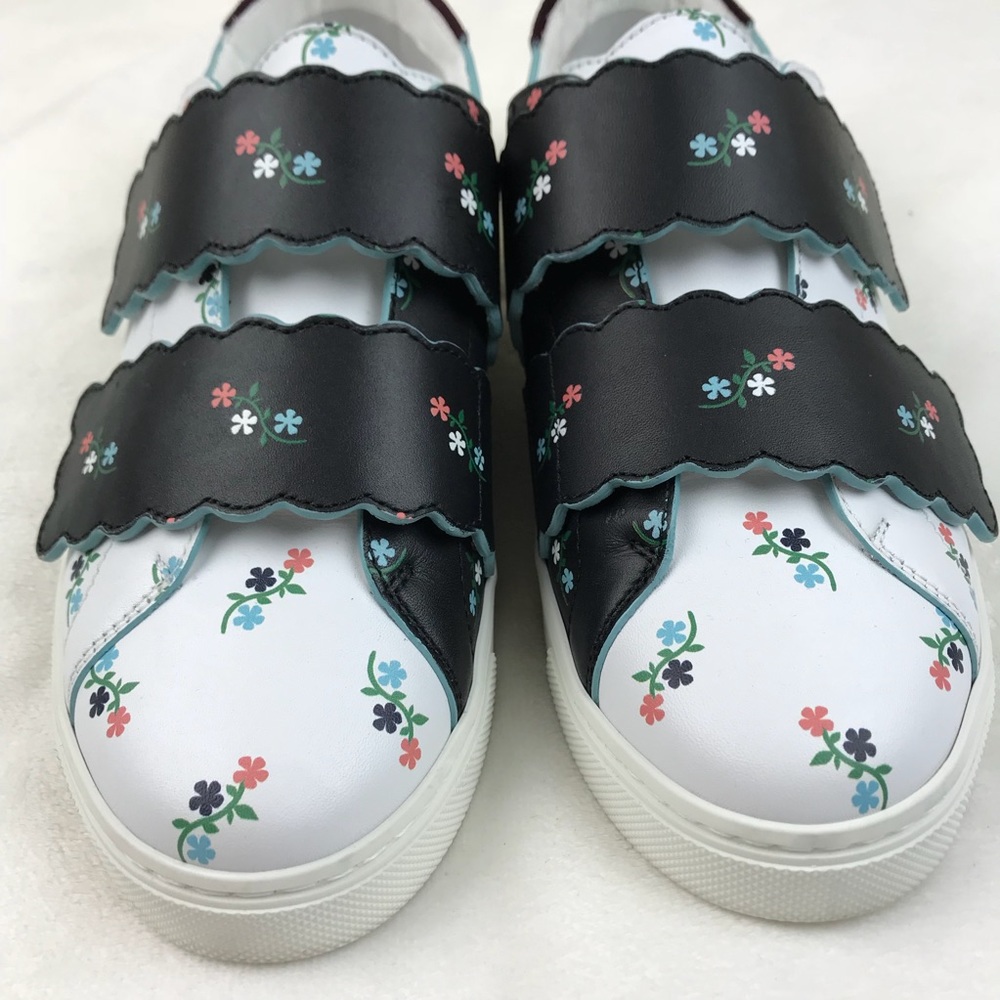 ❤️SOLD❤️ Fendi White Biscuit Floral Print Sneaker - Picture 3 of 8